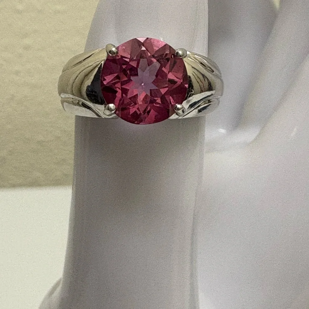 Elegant Pink Topaz Silver Ring - Picture 2 of 6